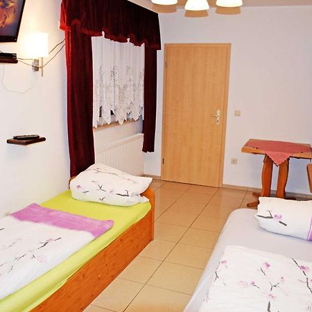 Ferienwohnung/ Ferienzimmer Asche Ашерслебен Экстерьер фото