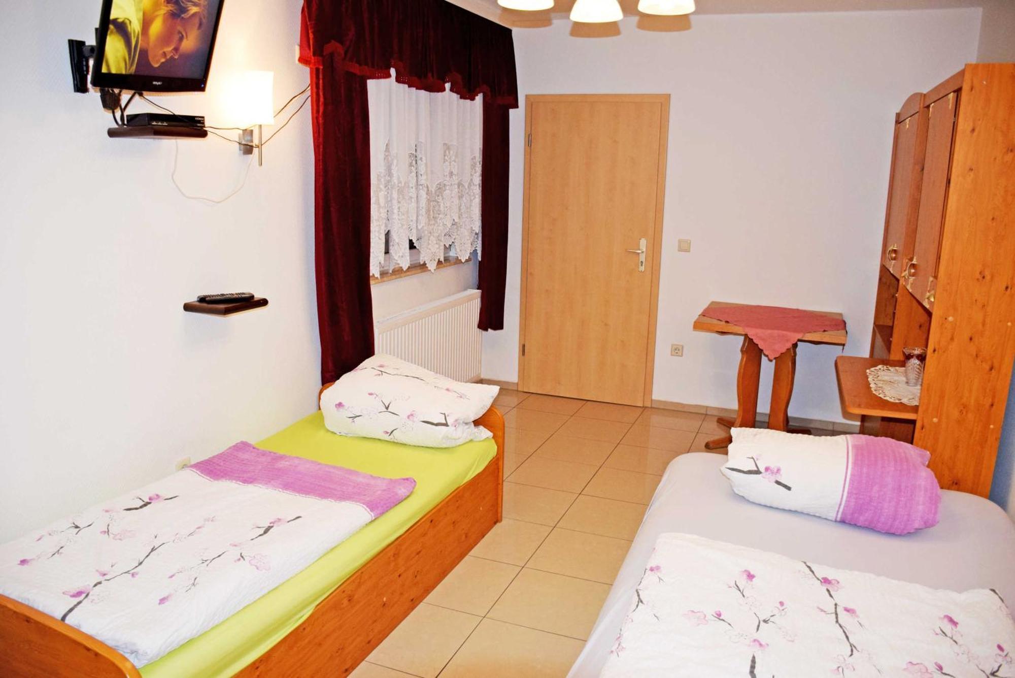 Ferienwohnung/ Ferienzimmer Asche Ашерслебен Экстерьер фото