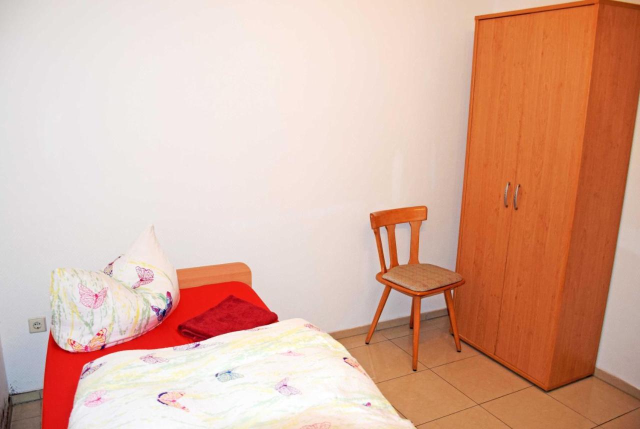 Ferienwohnung/ Ferienzimmer Asche Ашерслебен Экстерьер фото