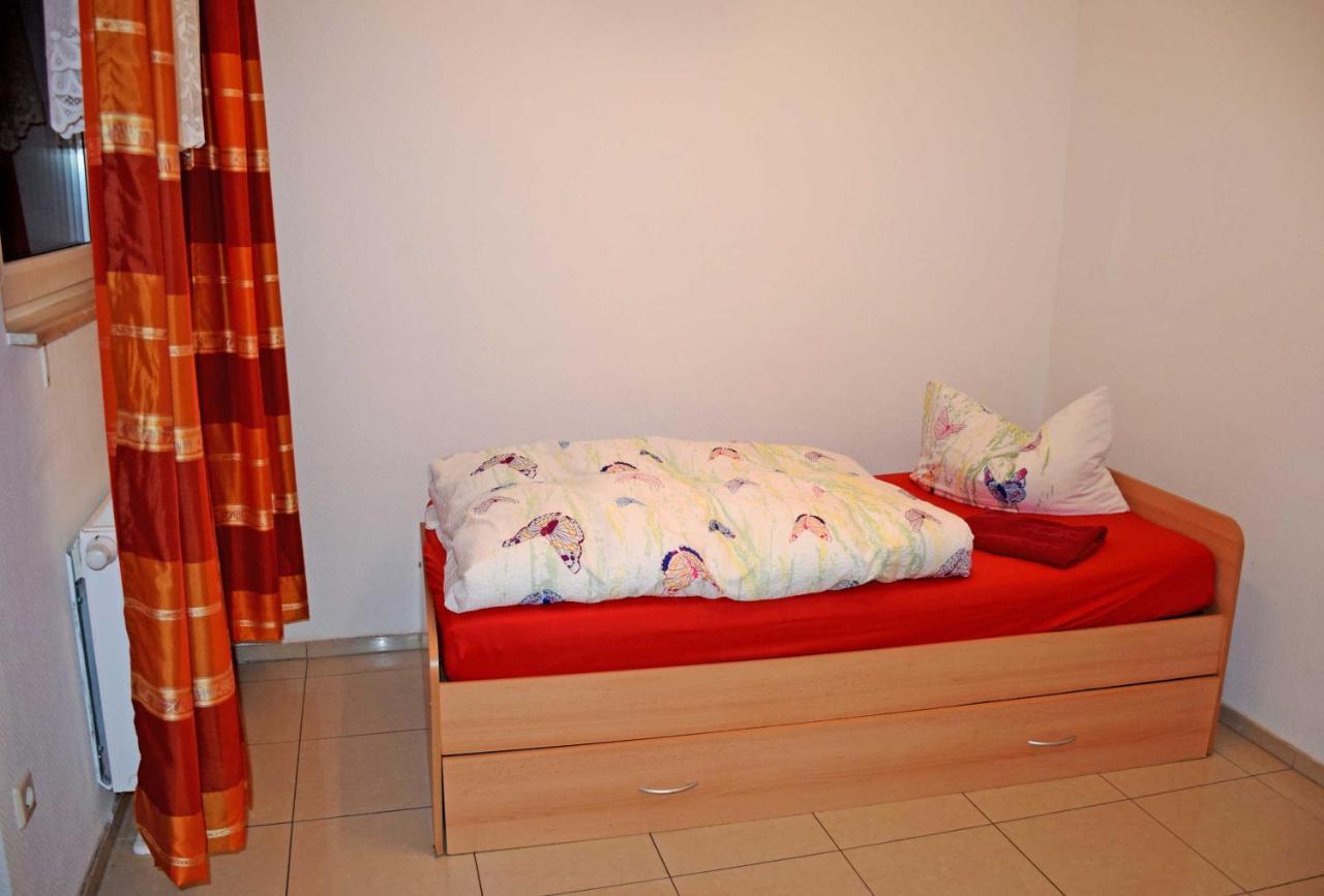 Ferienwohnung/ Ferienzimmer Asche Ашерслебен Экстерьер фото