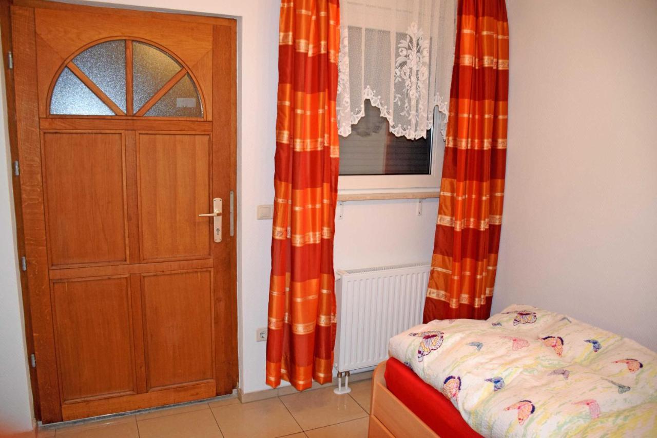 Ferienwohnung/ Ferienzimmer Asche Ашерслебен Экстерьер фото